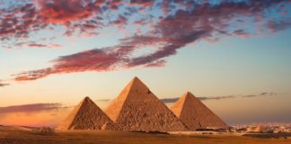 THE GREAT PYRAMID OF GIZA The great pyramid of giza