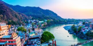 Rishikesh Travel Guide: Embracing Yoga and Spiritual Serenity rishikesh